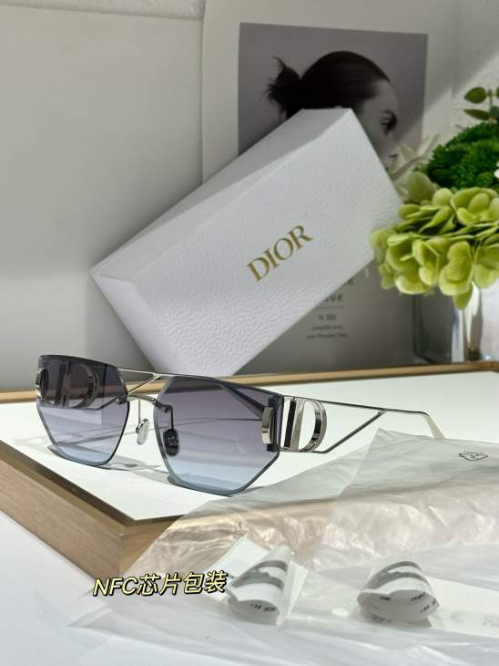 Picture of Dior Sunglasses _SKUfw76227135fw